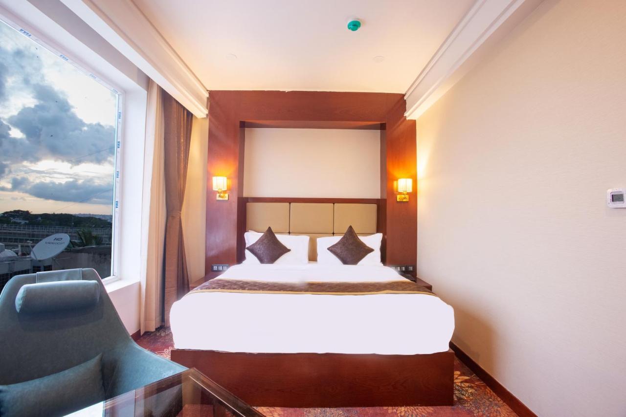 Kingston Hotel Bangalore Exterior foto