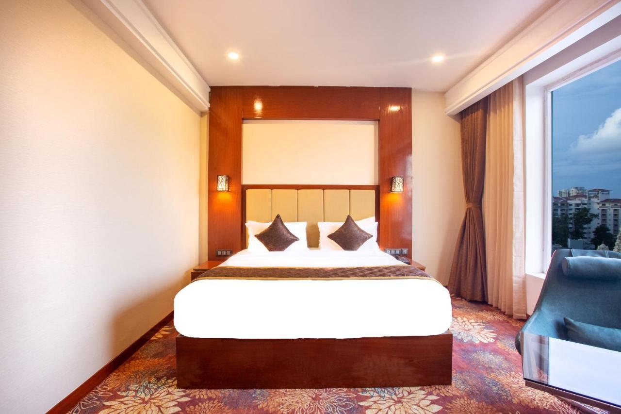 Kingston Hotel Bangalore Exterior foto